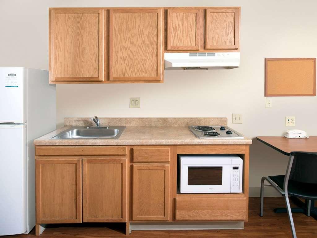 Extended Stay America Select Suites - Akron - South Portage Lakes Habitación foto